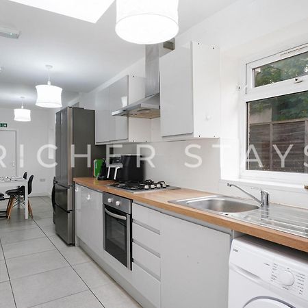 Large Home For Contractors & Families - Garden & Amenities London Eksteriør bilde