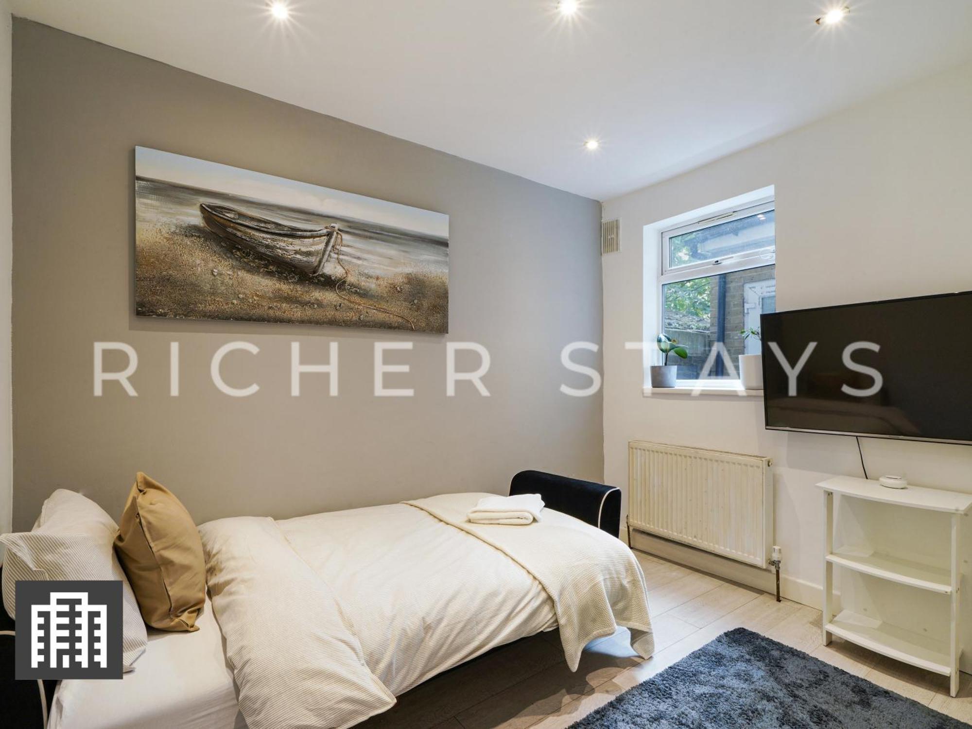 Large Home For Contractors & Families - Garden & Amenities London Eksteriør bilde