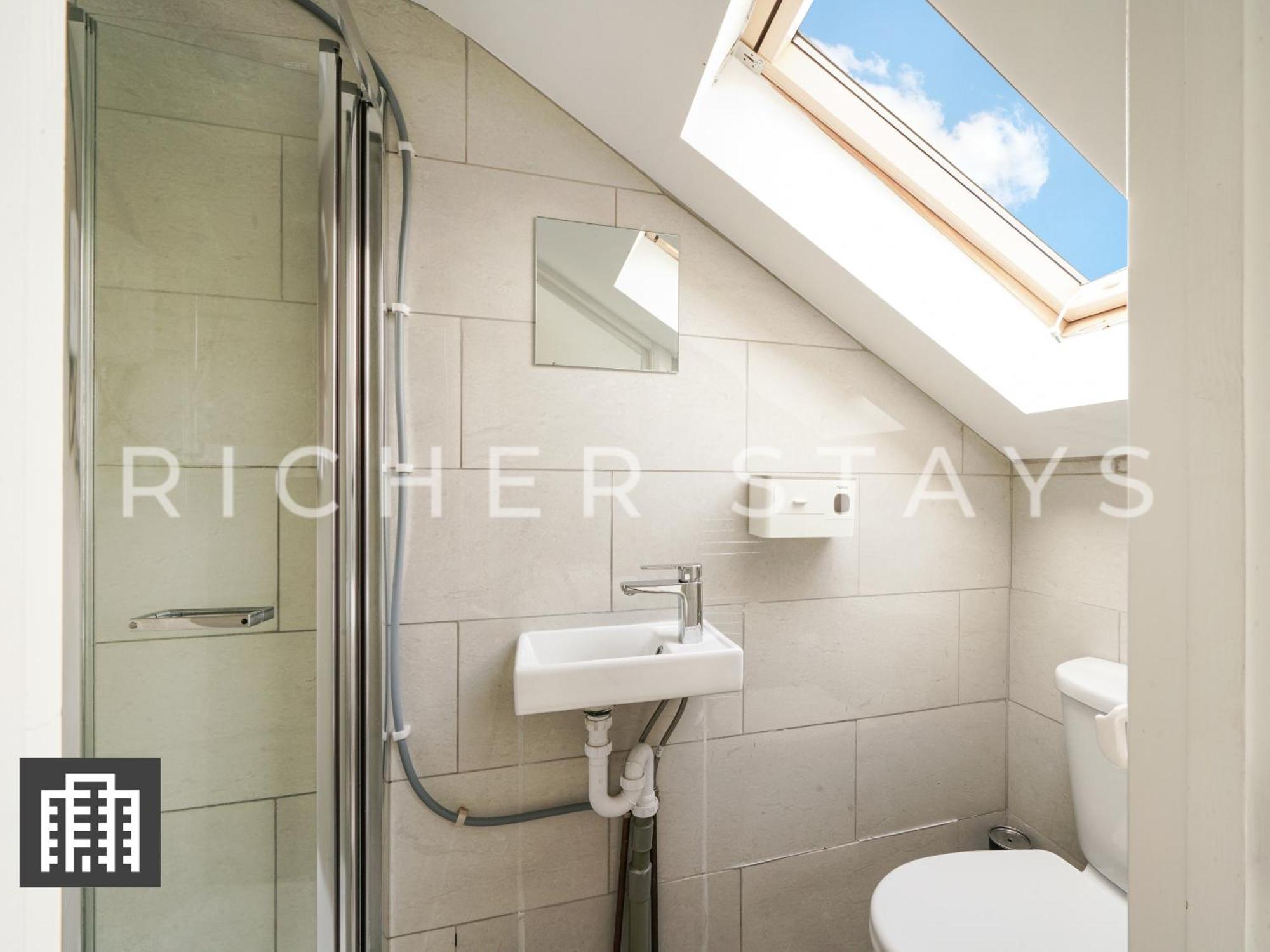 Large Home For Contractors & Families - Garden & Amenities London Eksteriør bilde